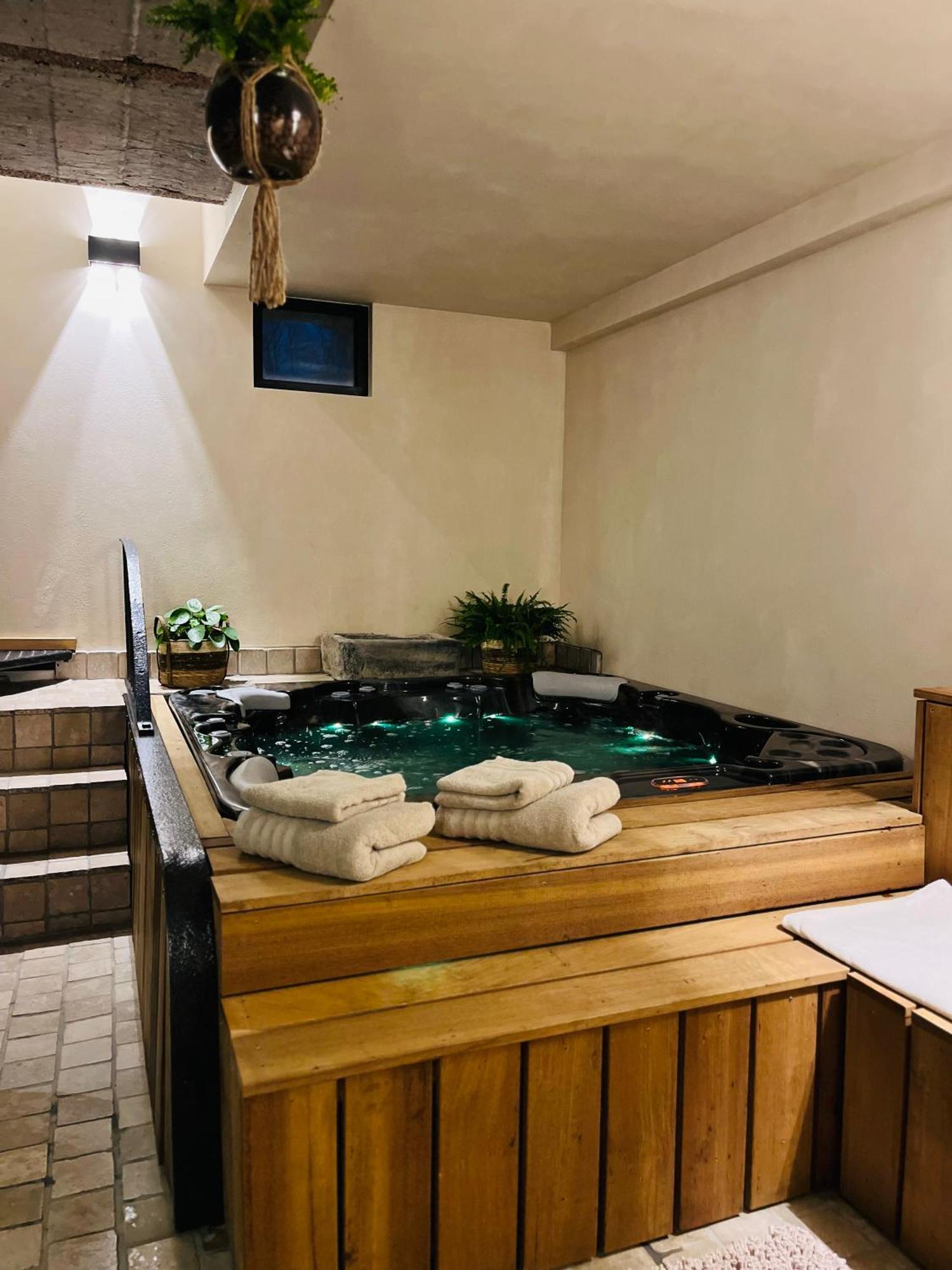 Suite & Spa A La Ferme 1802 Sainghin-en-Melantois Exterior photo